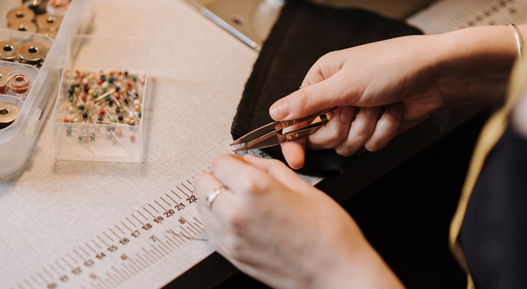 Tips to cut & stitching suit